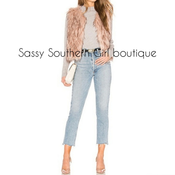 🆕⭐ Blush Pink faux fur vest - Picture 5 of 8